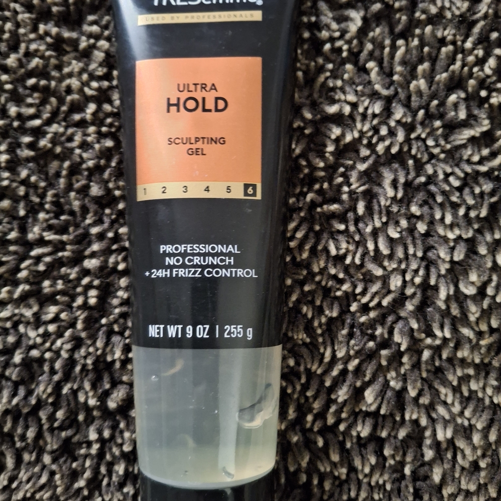TRESemmé Ultra Hold Sculpting Gel